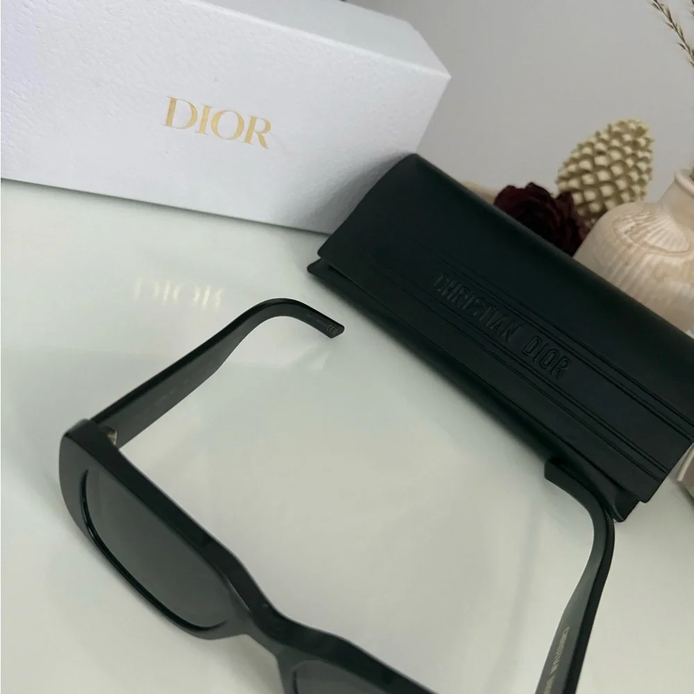 Dior Black Rectangular Sunglasses - Picture 5 of 5
